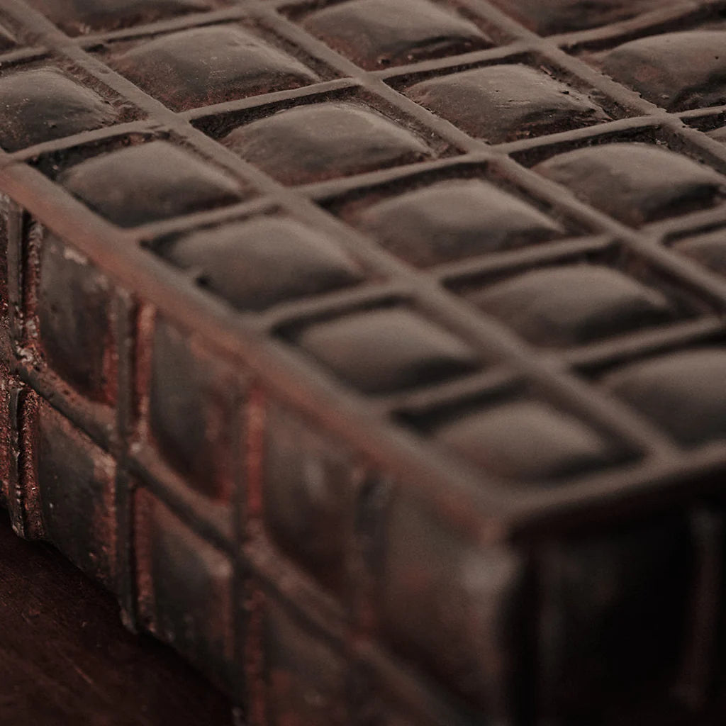 Me Cuadra Heavy Cast Iron Box of Squares