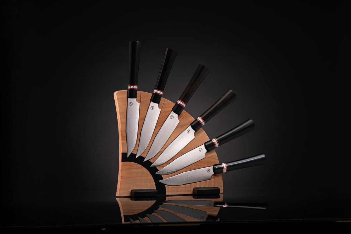 Ebony Kultro Gourmet Steak Knife Set with Red Maple Display