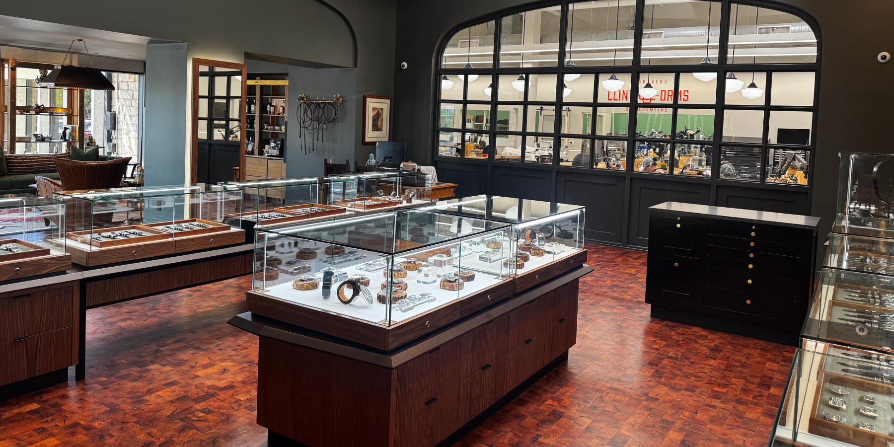 Clint Orms – Clint Orms Engravers & Silversmiths